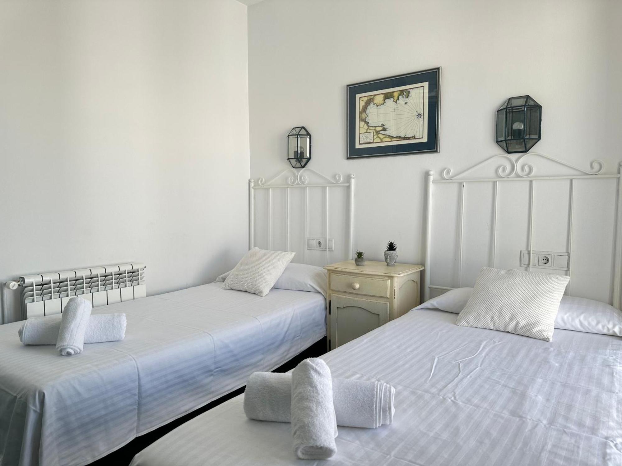 Agi Avenida Apartments Roses Exterior photo