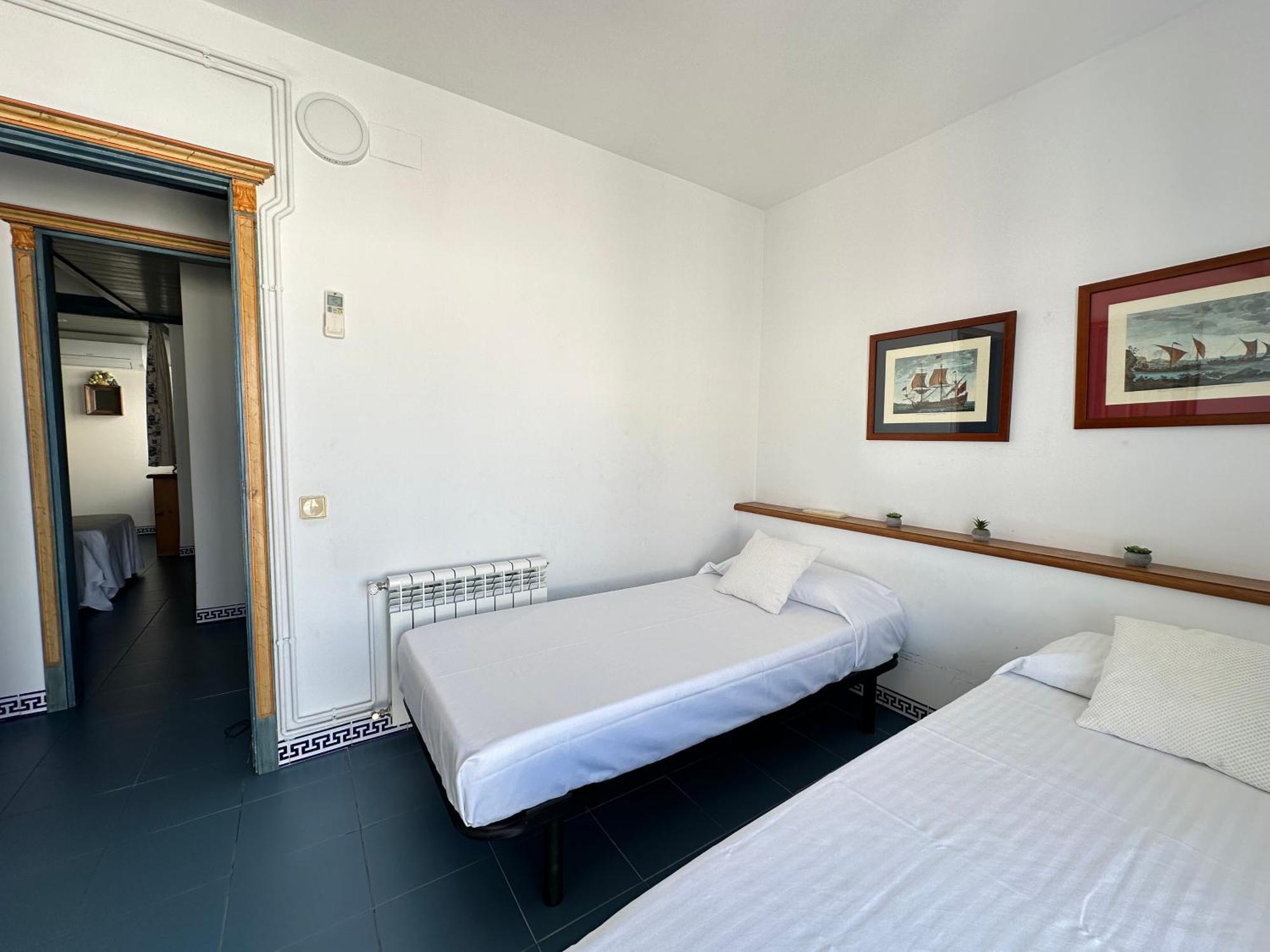 Agi Avenida Apartments Roses Exterior photo