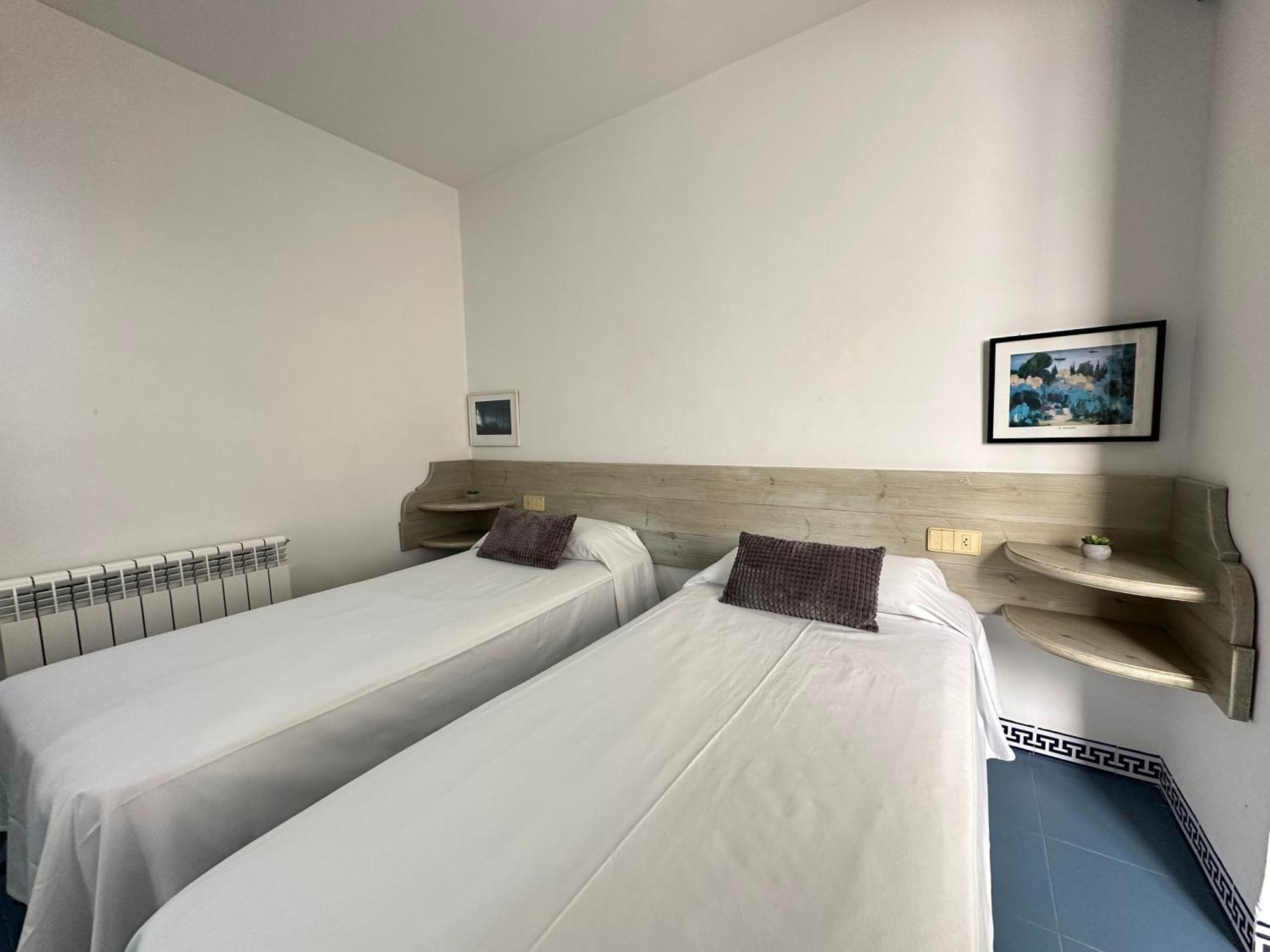 Agi Avenida Apartments Roses Exterior photo