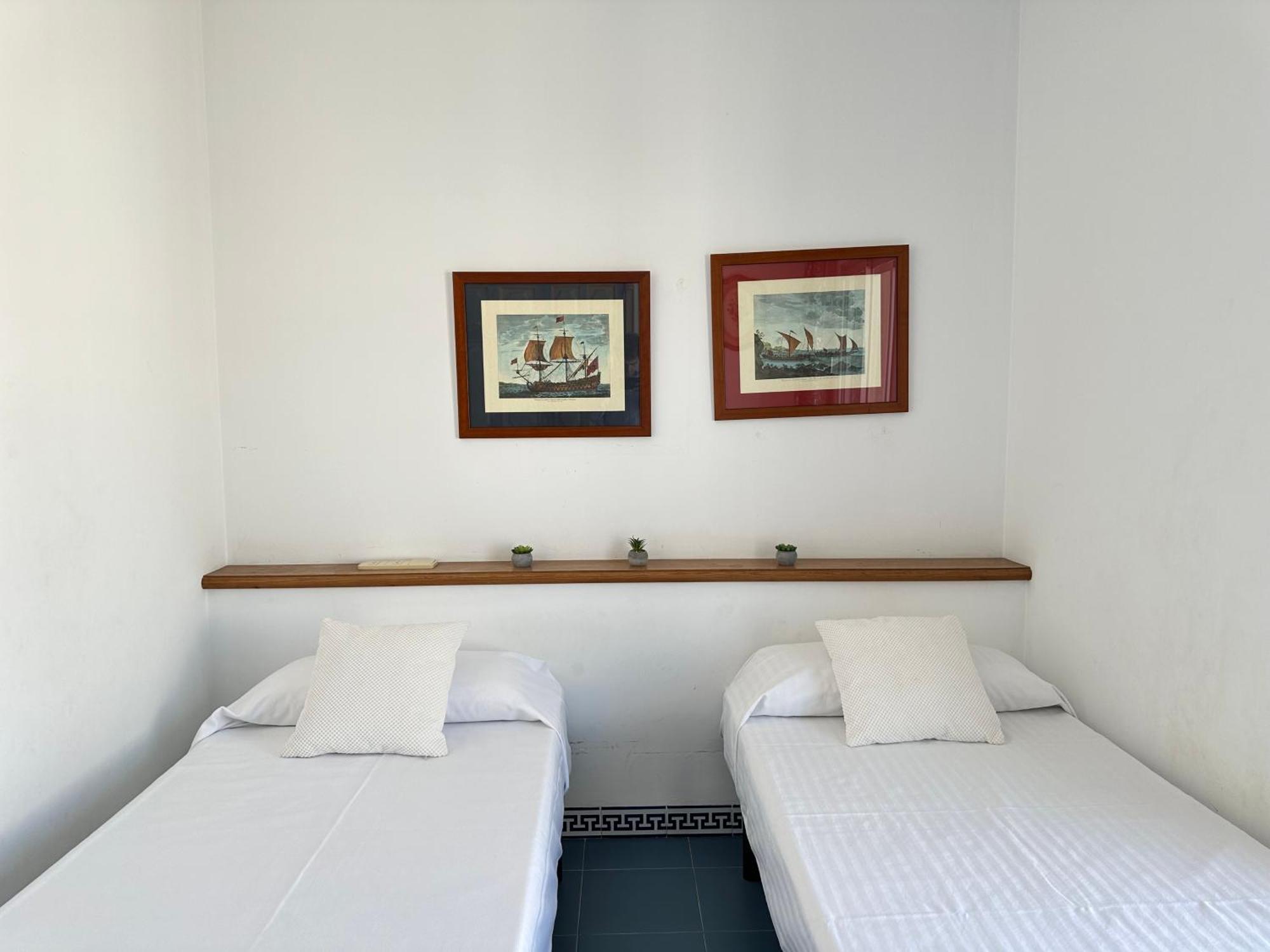 Agi Avenida Apartments Roses Exterior photo
