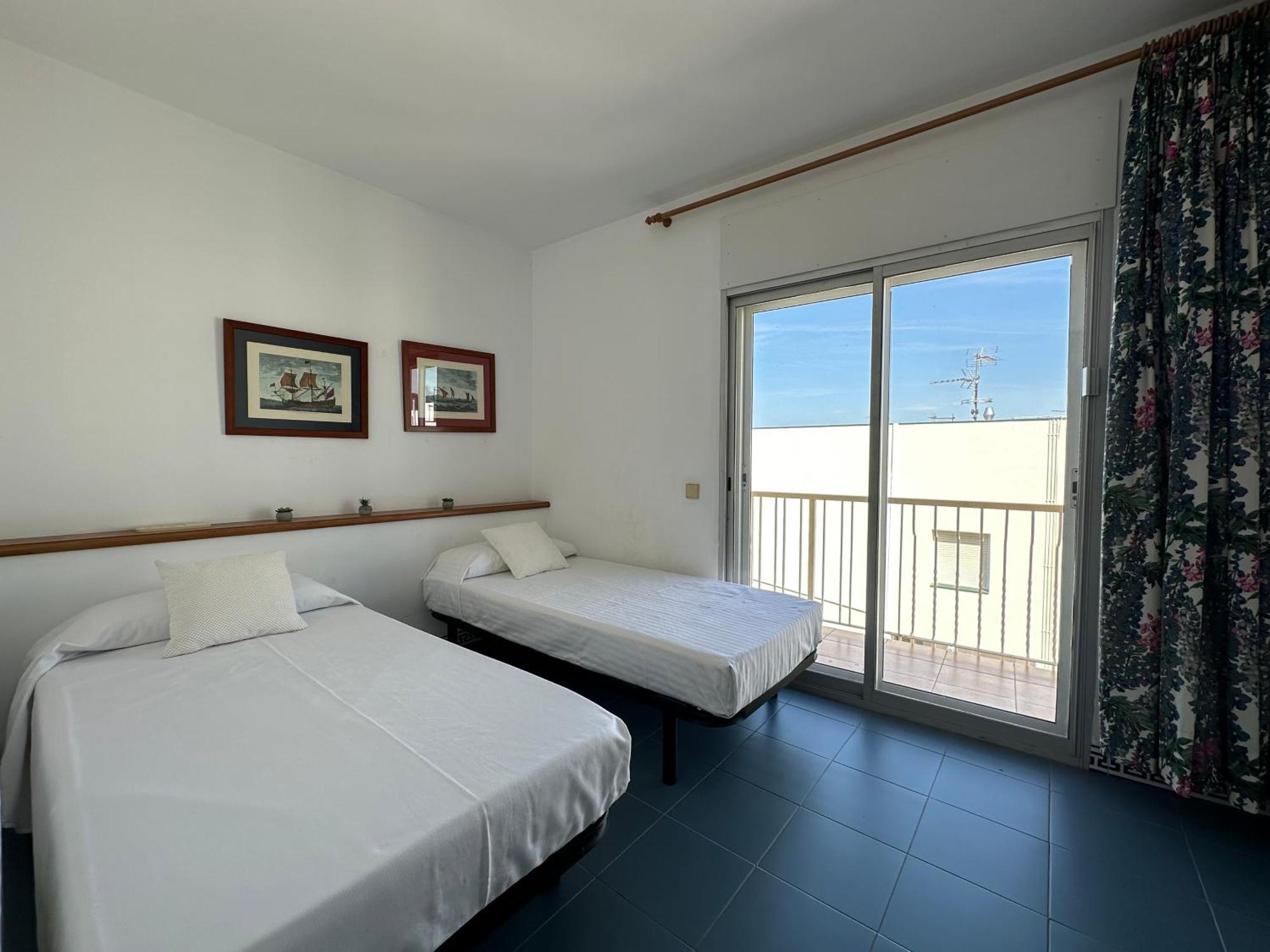 Agi Avenida Apartments Roses Exterior photo